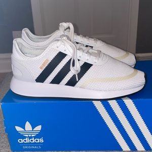 Adidas N5923 Big Kids size 6.5